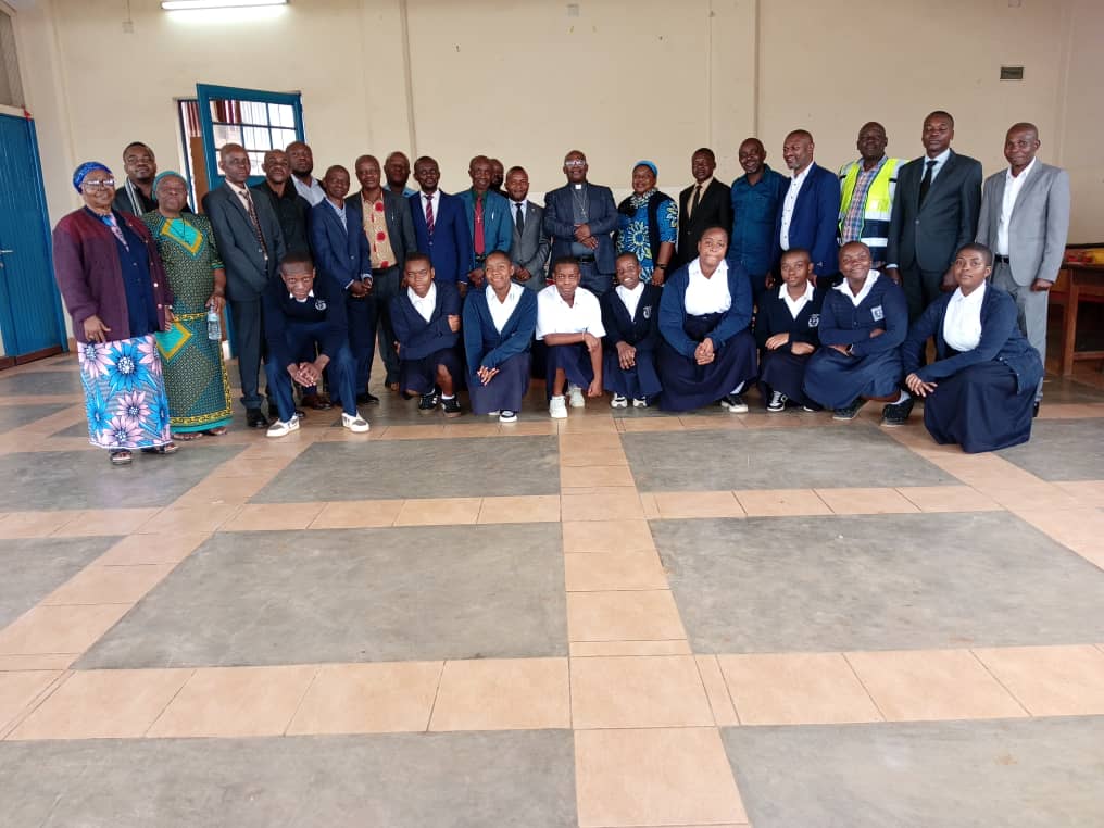 Cérémonie de pose de la première pierre des nouveaux bâtiments du Lycée Cirezi — photo 2