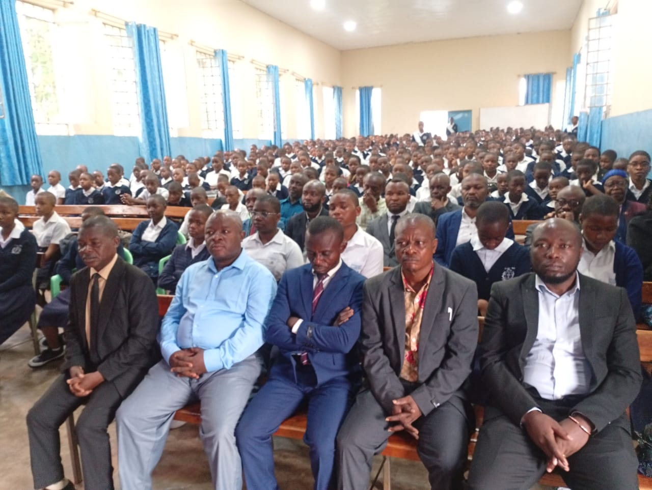 Cérémonie de pose de la première pierre des nouveaux bâtiments du Lycée Cirezi — photo 4
