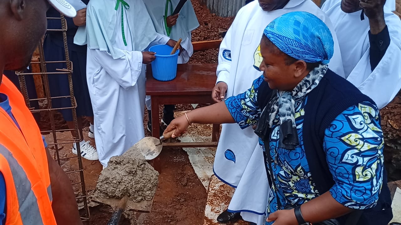 Cérémonie de pose de la première pierre des nouveaux bâtiments du Lycée Cirezi — photo 8